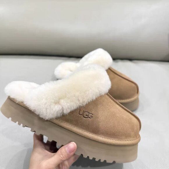 UGG classic snow boots - Picture 2 of 5